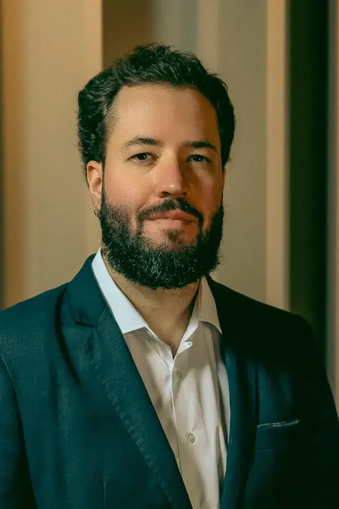 Conheça Fernando Mirandola, assessor de investimentos BTG Pactual - Sacre Investimentos.